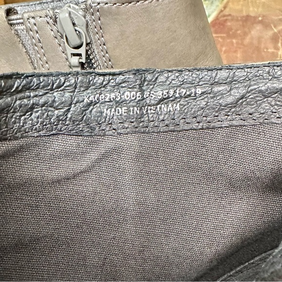 EUC Camper Brooke Leather Ankle Boot in a Taupe-Gray with Blue Heel Size 35 - Picture 8 of 10